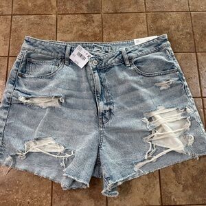 American Eagle Strigid Ripped Mom Shorts Super High Rise 18 34W New with tags